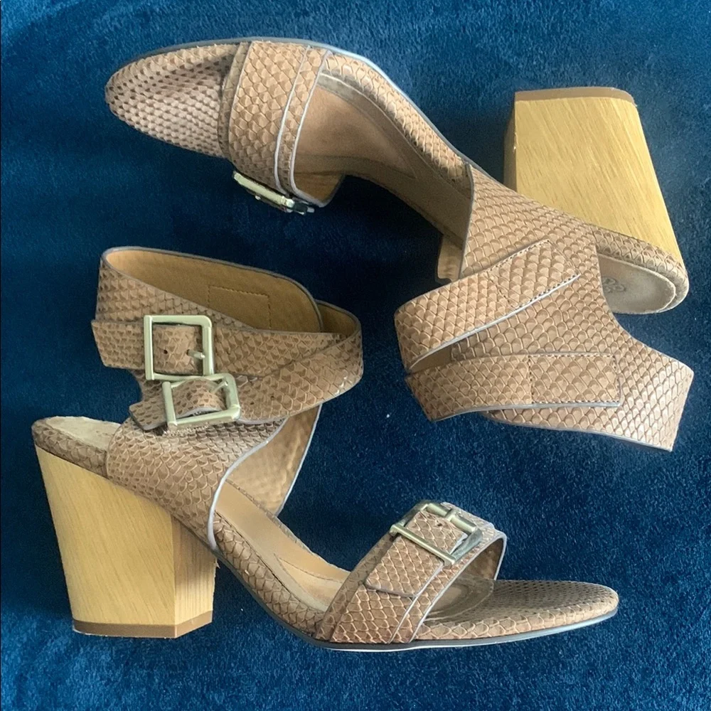 Isola Tan Sandals with Elegant Design and Comfort - Picture 2 of 8